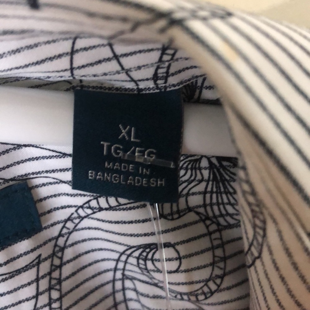 XL MEN🏄🏻♂️DESIGNER*🍻Short Sleeve Button down☀️ - Picture 9 of 16